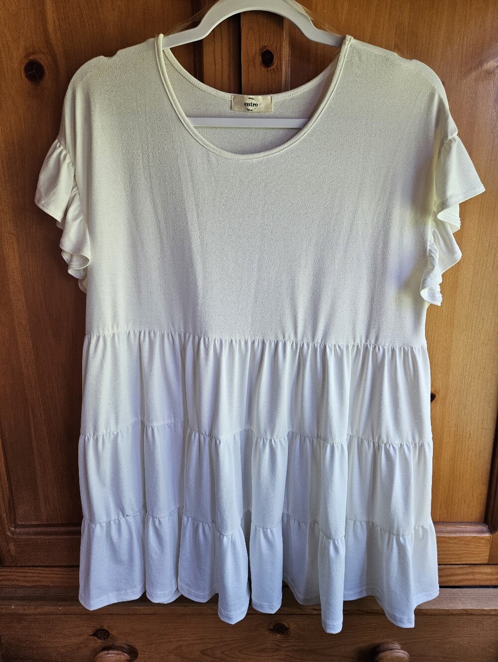 NWOT Entro Off White Short-Sleeve Tiered Ruffle Tunic SIZE MEDIUM